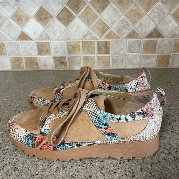 G.I.L.I. Shoes - Gili Women’s Lace Up Exotic Sneakers Janna Snake Print Sz 7.5